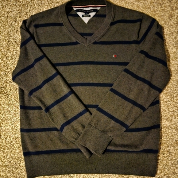 Tommy Hilfiger Men's Sweater sz large - Picture 3 of 4